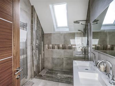 Extremely Well-Appointed En-Suite Shower Room